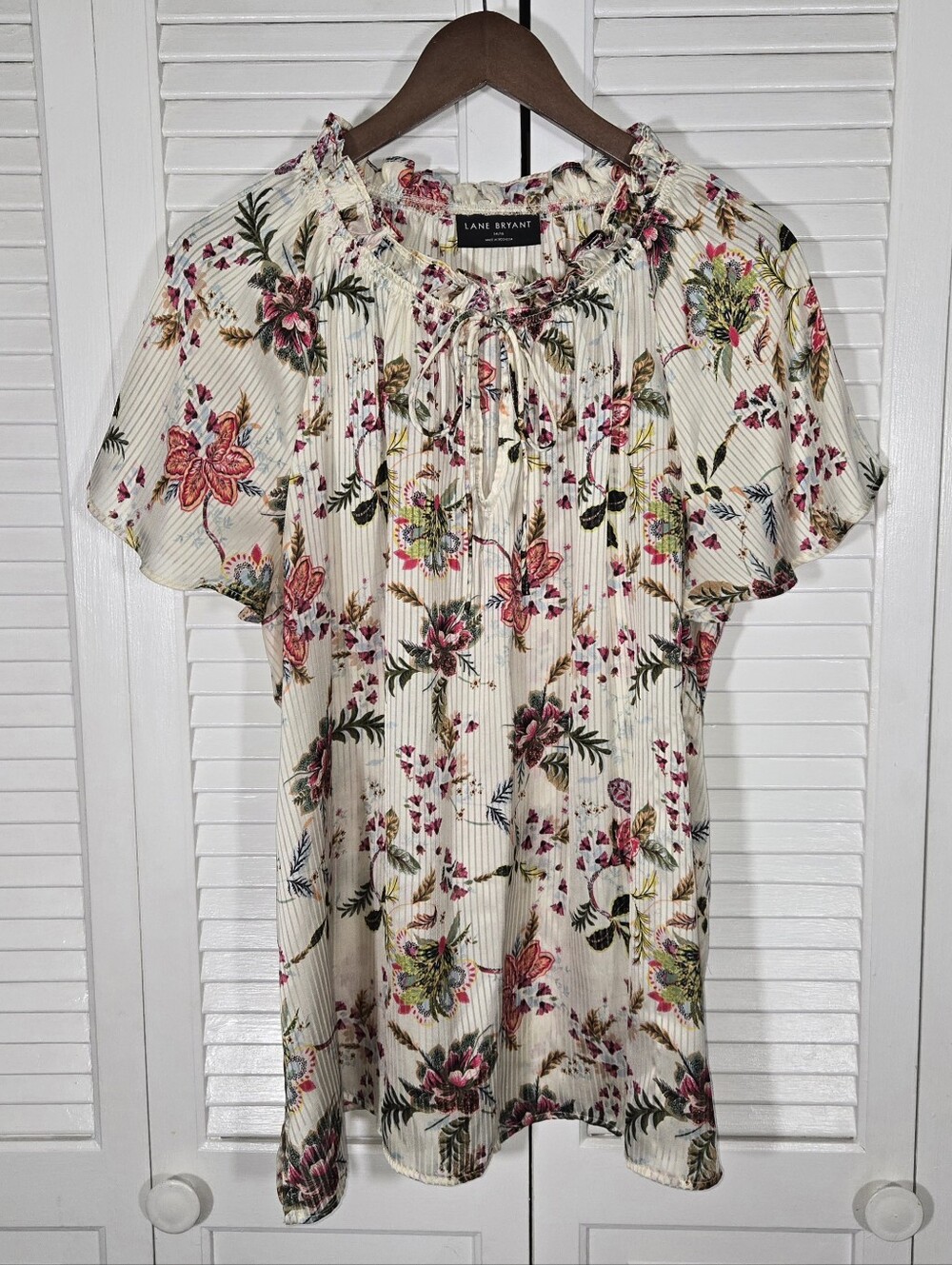 Lane Bryant Swing Peasant Floral Neck Tie Detail Shirt Flutter Sleeve Sz 14/16